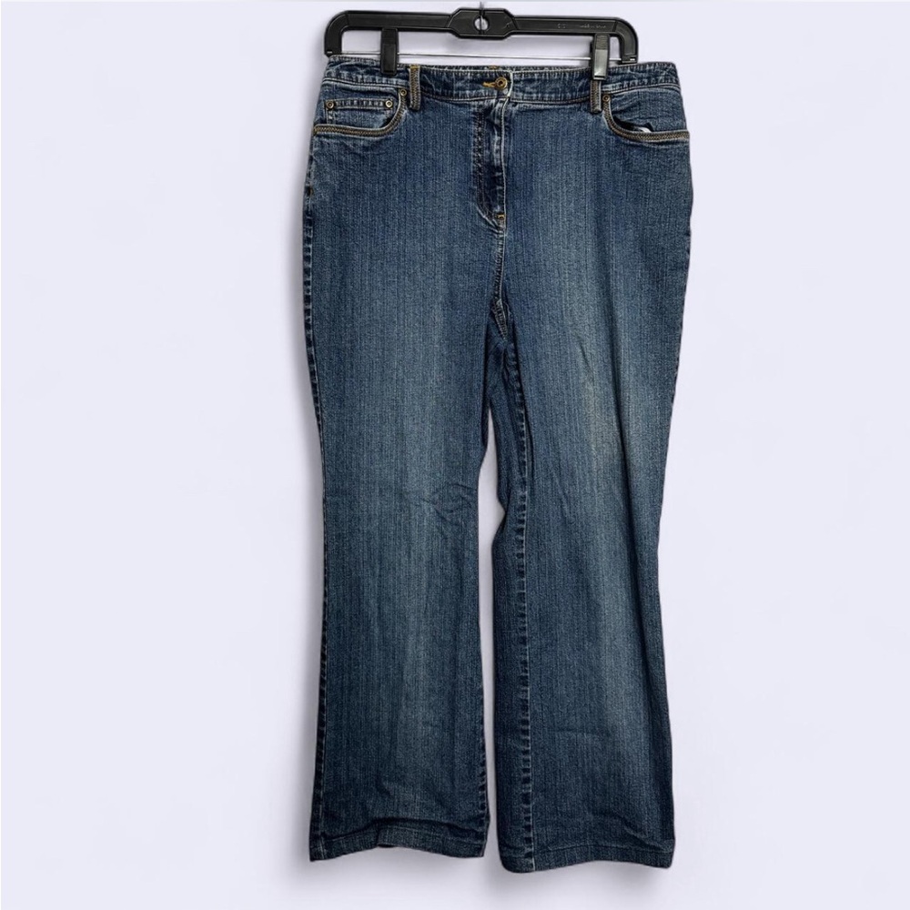 Susan Bristol Size 8‎ Blue Denim Flower Embroidery Bootcut Jeans Y2K High-Rise